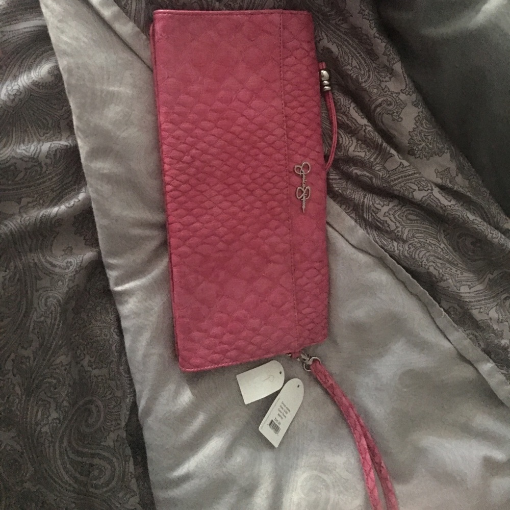 Jessica Simpson clutch